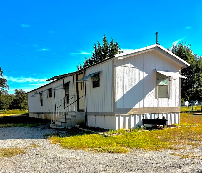 Primary Photo - 300 Murls Lake Rd