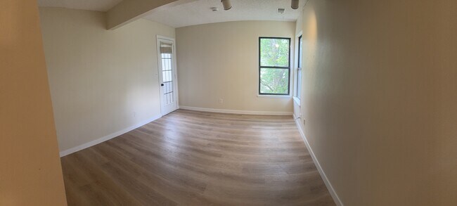 Building Photo - 8376 S Upham Way