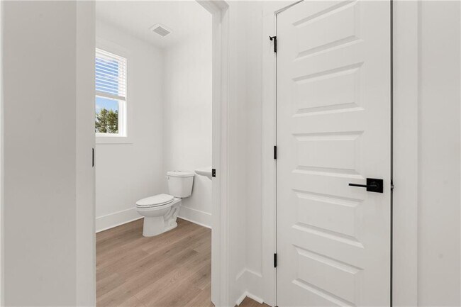 Building Photo - 3575 Overlook Rd NW