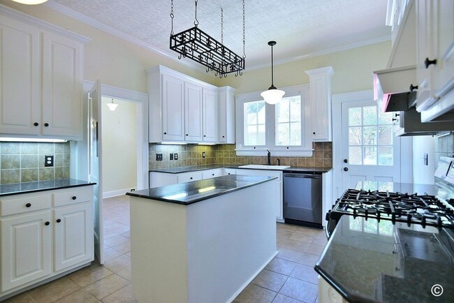 Building Photo - 1639 17th Ave