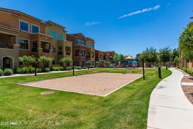 Building Photo - 240 W Juniper Ave