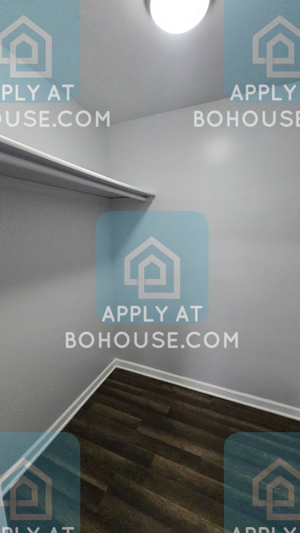Building Photo - 600-610 OLDFATHER ST