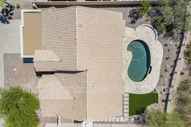 Building Photo - 1531 E Silverwood Dr