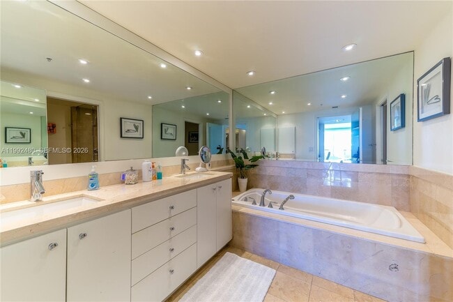 Building Photo - 3400 SW 27th Ave