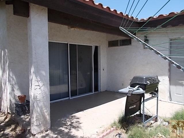 Building Photo - 9774 Palm Dr