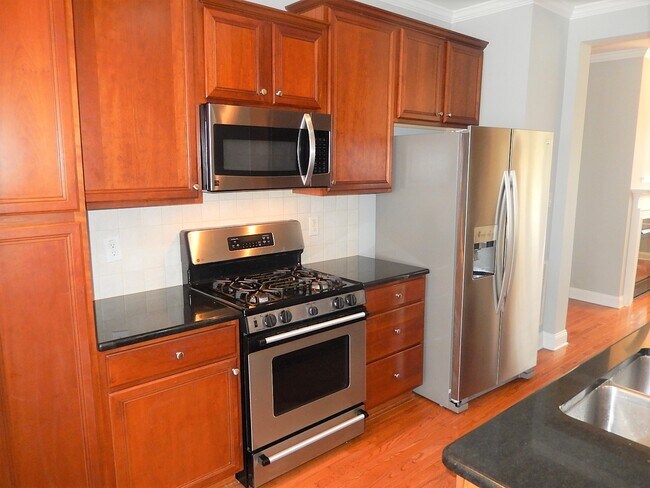 Building Photo - 2927 Imperial Oaks Dr