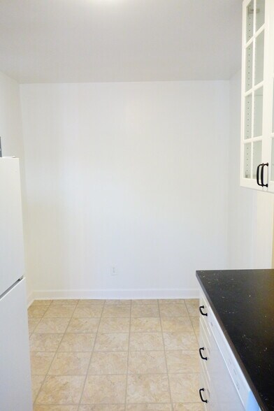 Building Photo - 812 Greenwood Cir