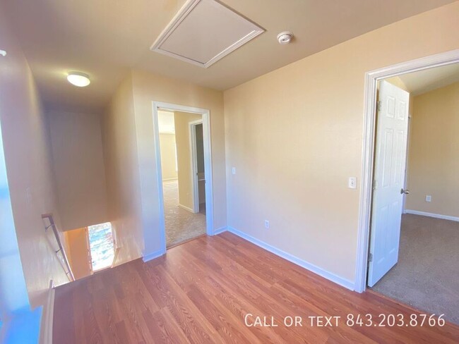 Building Photo - Available Now! Explore this Spacious 3-bed...