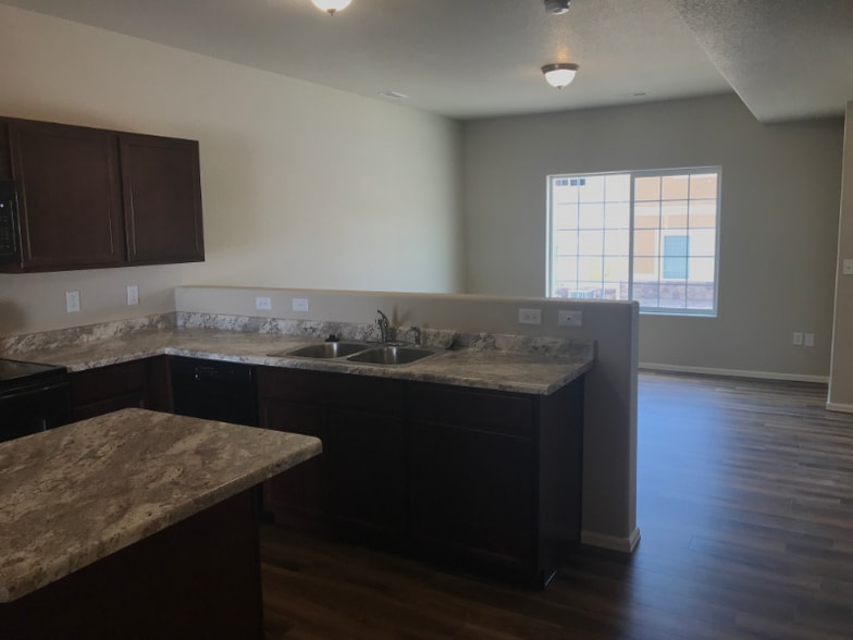 Building Photo - 7690 Woody Cones Vw