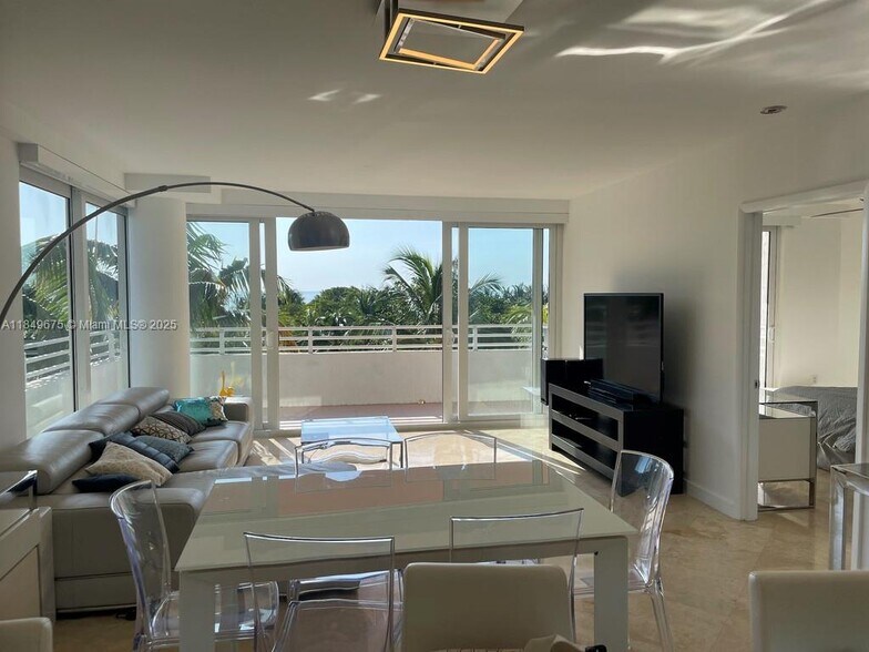 Building Photo - 226 Ocean Dr