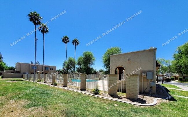 Building Photo - UPDATED 2 story townhome FOR RENT  **SAVE ...