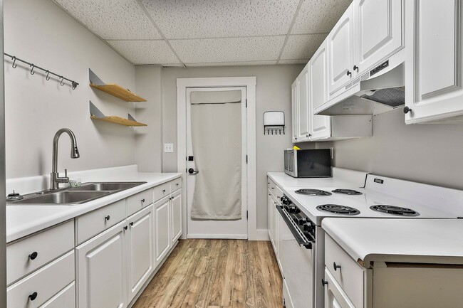 Building Photo - Sharpsburg Basement Apartment, ALL utilities included.