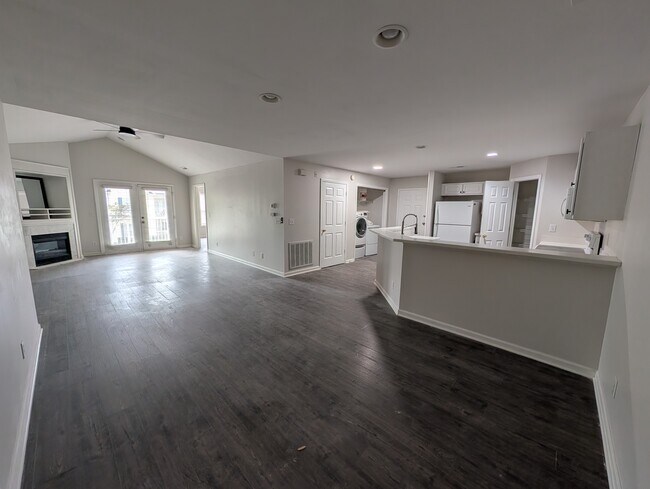 Building Photo - 5004 Hunters Trail