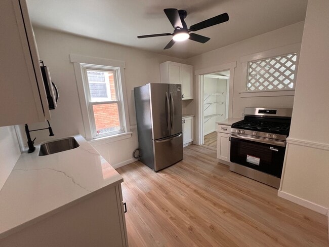 Building Photo - Pittsburgh - 4 Bedroom 2 Bathroom - Recent...