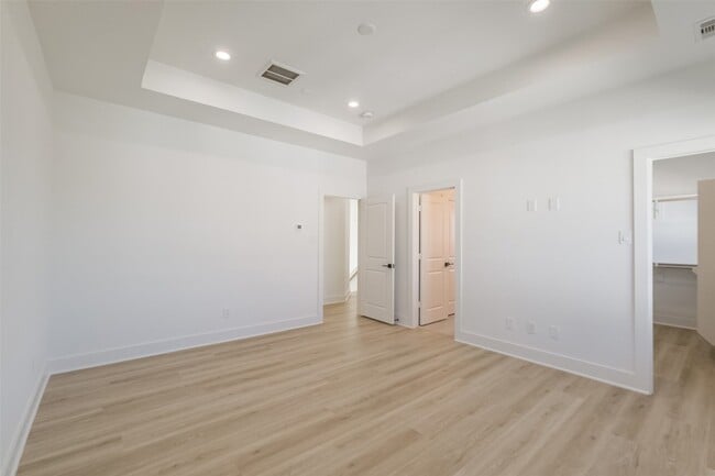 Building Photo - 8315 Brecha Ln