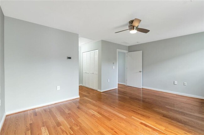 Building Photo - 1375 Rietveld Row NW