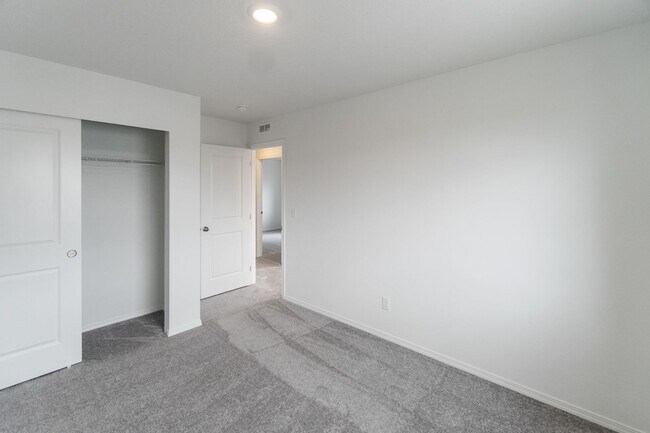 Building Photo - 1306 N Wilhelm Wy