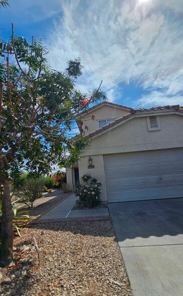 Building Photo - 1081 S 225th Ave