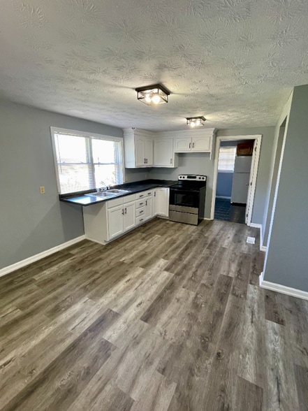 Building Photo - 239 N McWhorter St