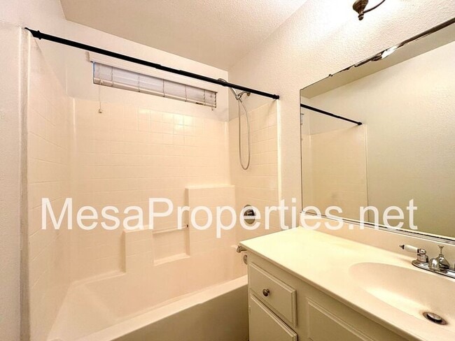 Building Photo - 10607 Moorefield Cir