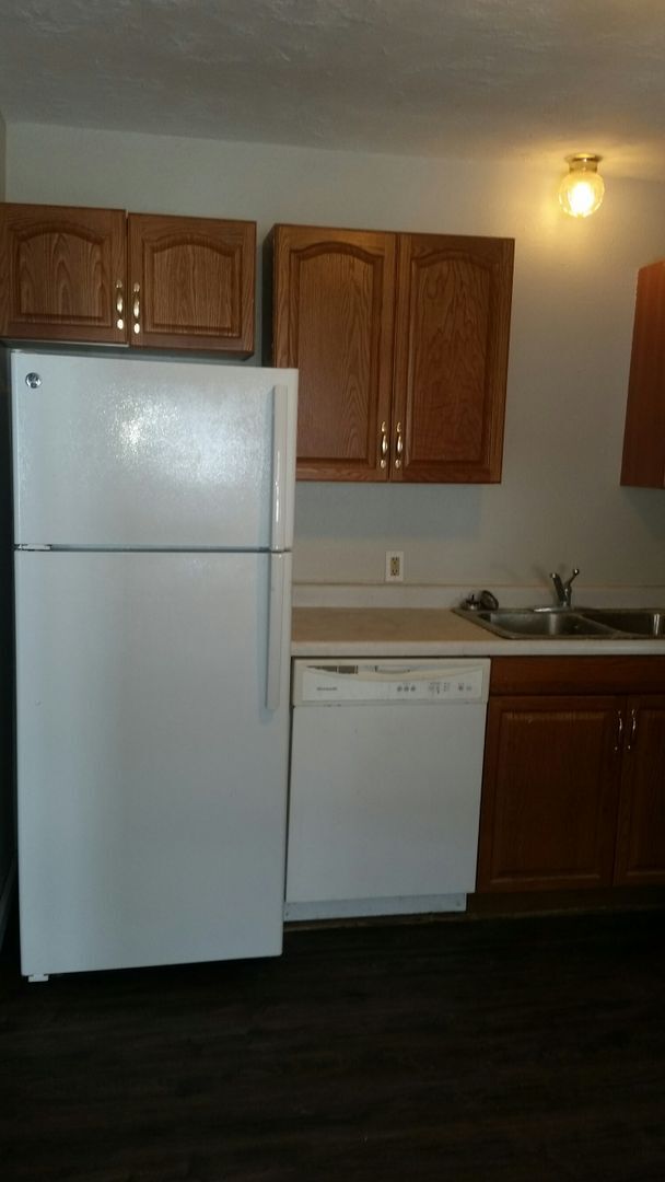 Building Photo - Nebraska Duplex 1