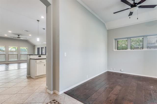 Building Photo - 2472 Deerwood Dr