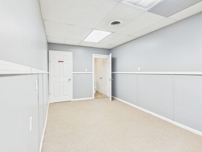 Building Photo - 248 Main St