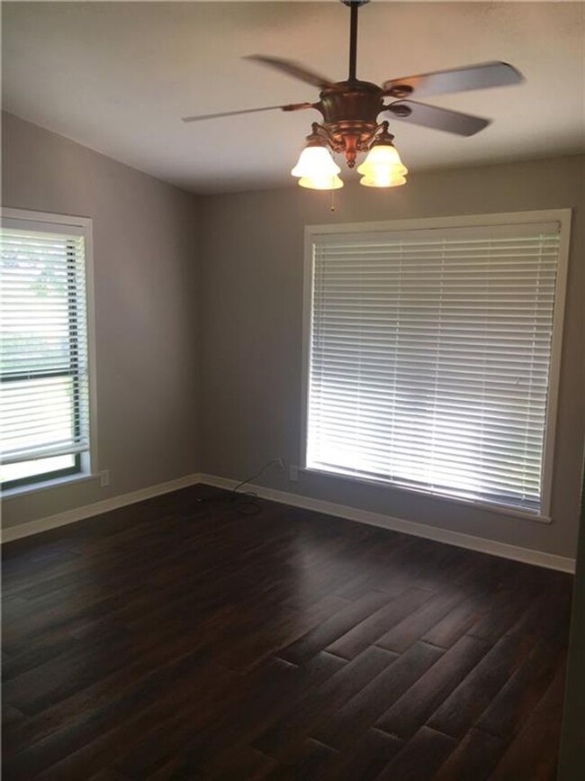 Building Photo - Home on Acreage Available for Lease