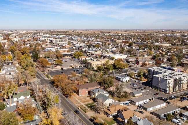 Context View Looking Northeast - Knight Apartments and Sunlight Townhomes -...
