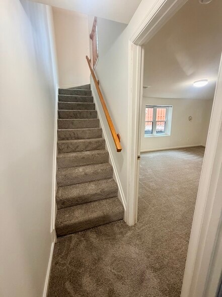 Building Photo - 5837 Norham Dr