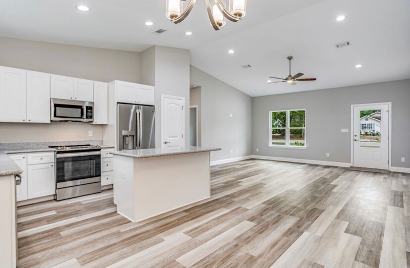 Building Photo - 5940 Savannah Dr