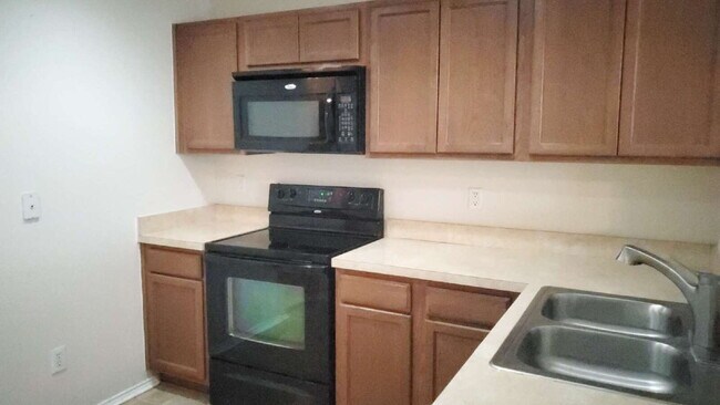 Building Photo - Charming 3 bedroom, 2 bath, 1,354 sq.ft. h...
