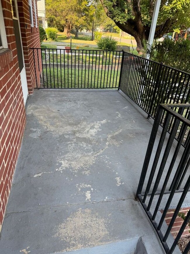 Building Photo - 3 Bedroom 1 Bath for rent