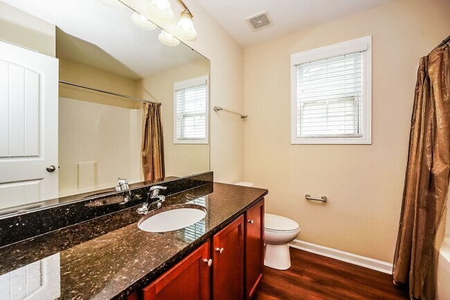 Building Photo - Beautiful 4 Bedroom Single Family Home