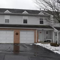 Building Photo - 220 Fawn Rdg N