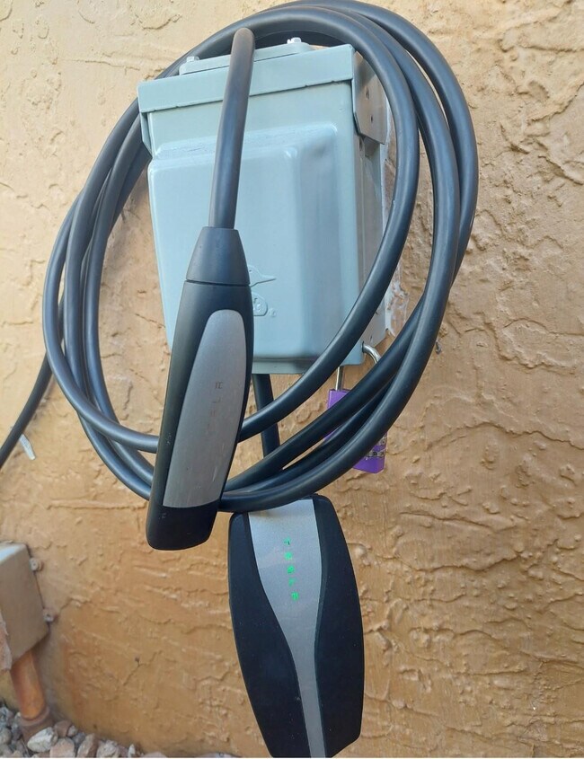 Building Photo - 5770 NW 191st Terrace