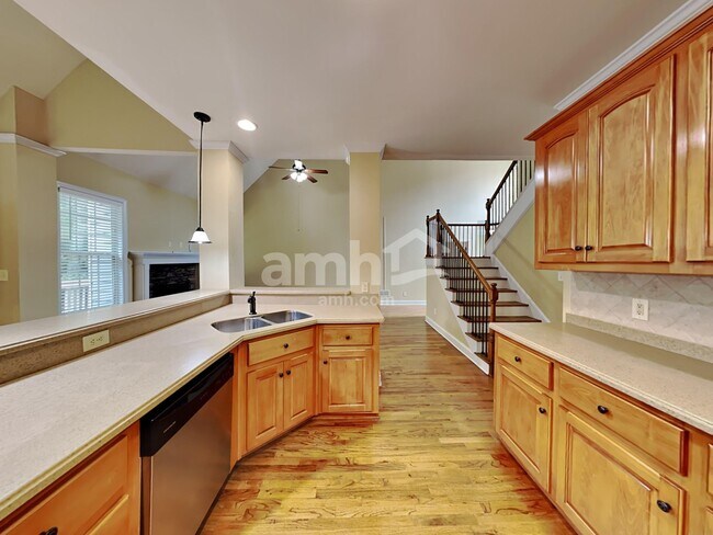 Building Photo - 103 Oakwind Pky