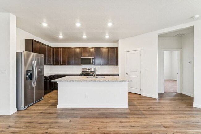 Building Photo - 7877 E Beaufort St