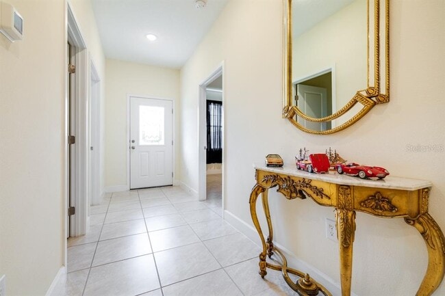 Building Photo - 520 Nogales Ct