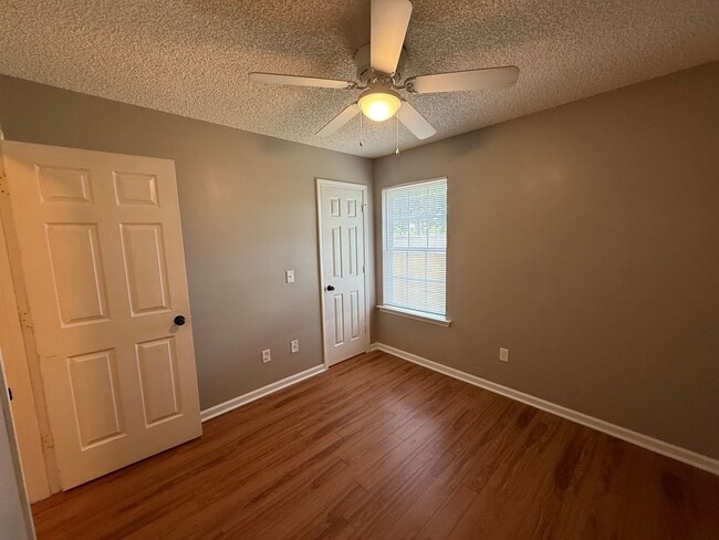 Building Photo - 309 N Belmont Ct