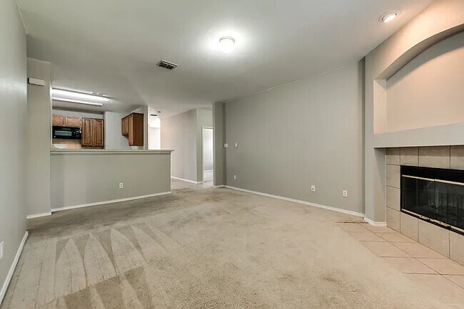 Building Photo - Great Location in Desoto!!