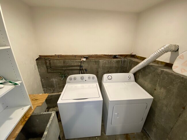 Building Photo - 247 South St