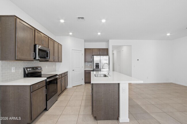 Building Photo - 25293 W Wayland Dr