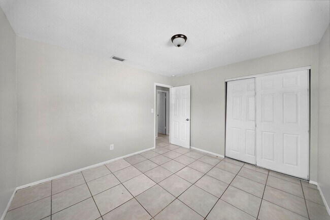 Building Photo - 464 Carolina Ave