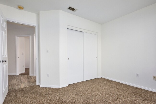 Building Photo - 25029 Ave Laredo