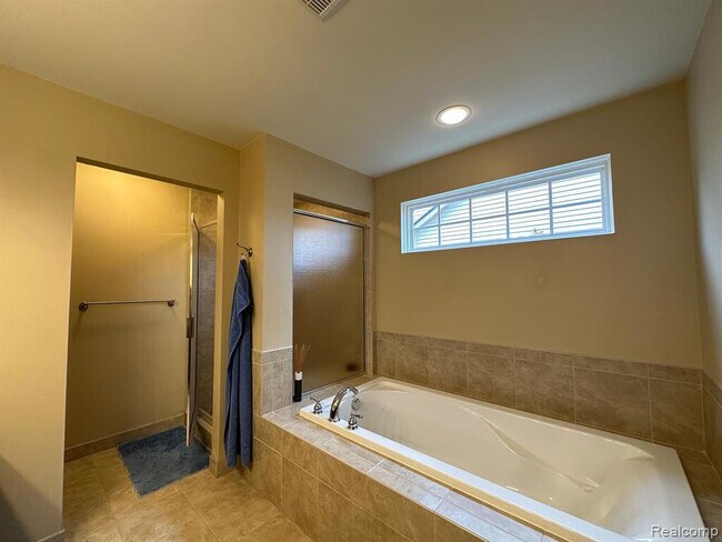 Building Photo - 16491 Mulberry Way