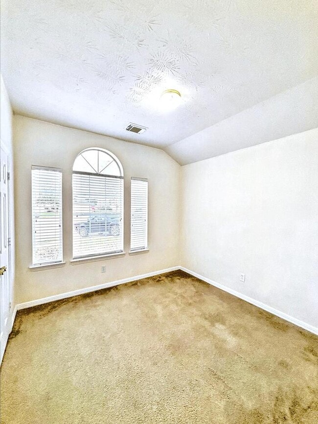 Building Photo - 4710 Kiowa Cir