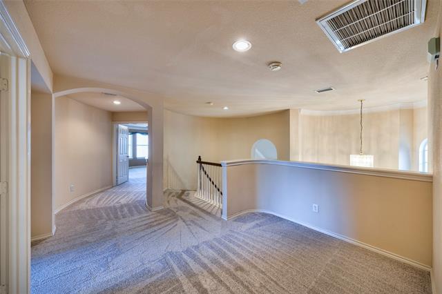 Building Photo - 9208 Longview Dr