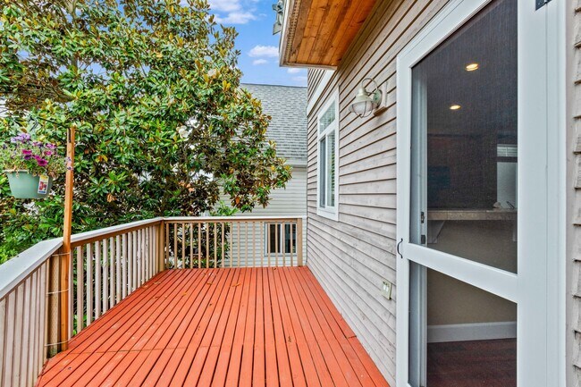 Building Photo - 3Bd/2.5Ba Seattle Home