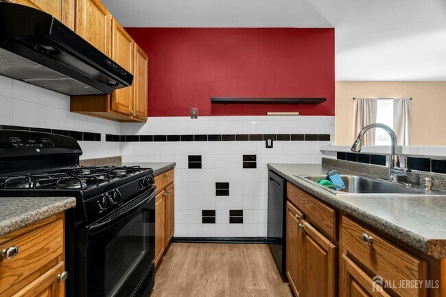 Building Photo - 19 Delavan Ct